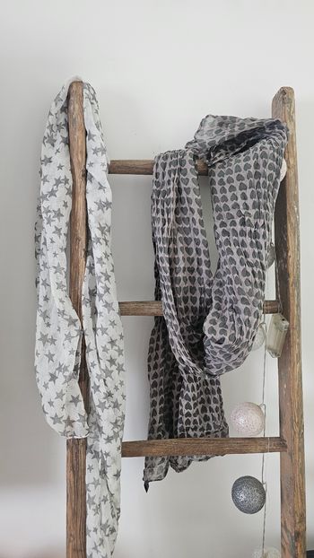 Lot de 2 foulards étoiles et coeur 
