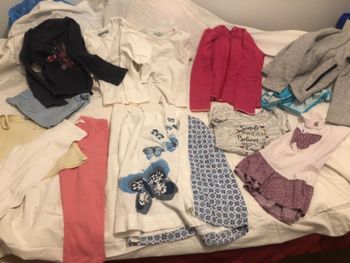Lot 13 vêtements fille 5 ans