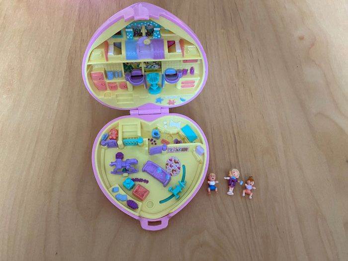 Polly pocket