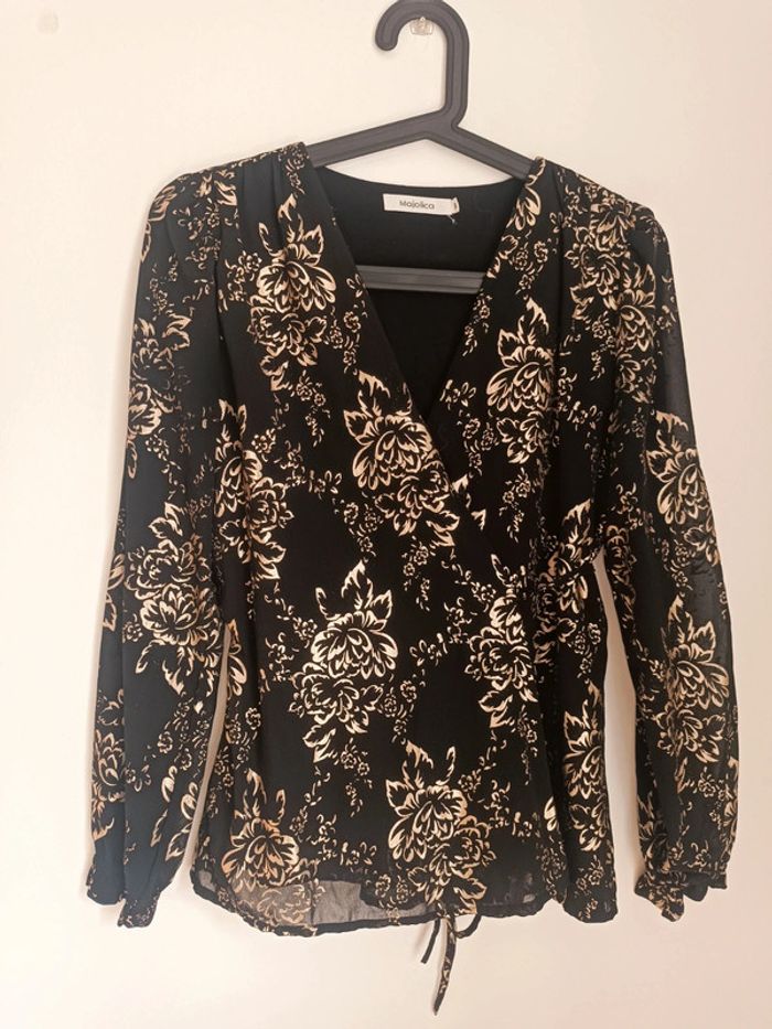 Chemisier blouse cache coeur noir à motif floral doré Majolica Taille S En très bon état - photo numéro 2