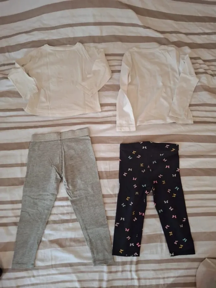 Lot 4 ans vêtements habits 2 ensembles pantalon pantacourt tee shirt - photo numéro 6