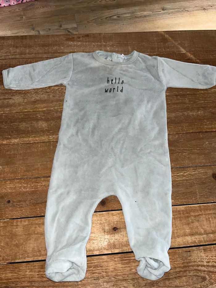 Lot de pyjamas - photo numéro 2