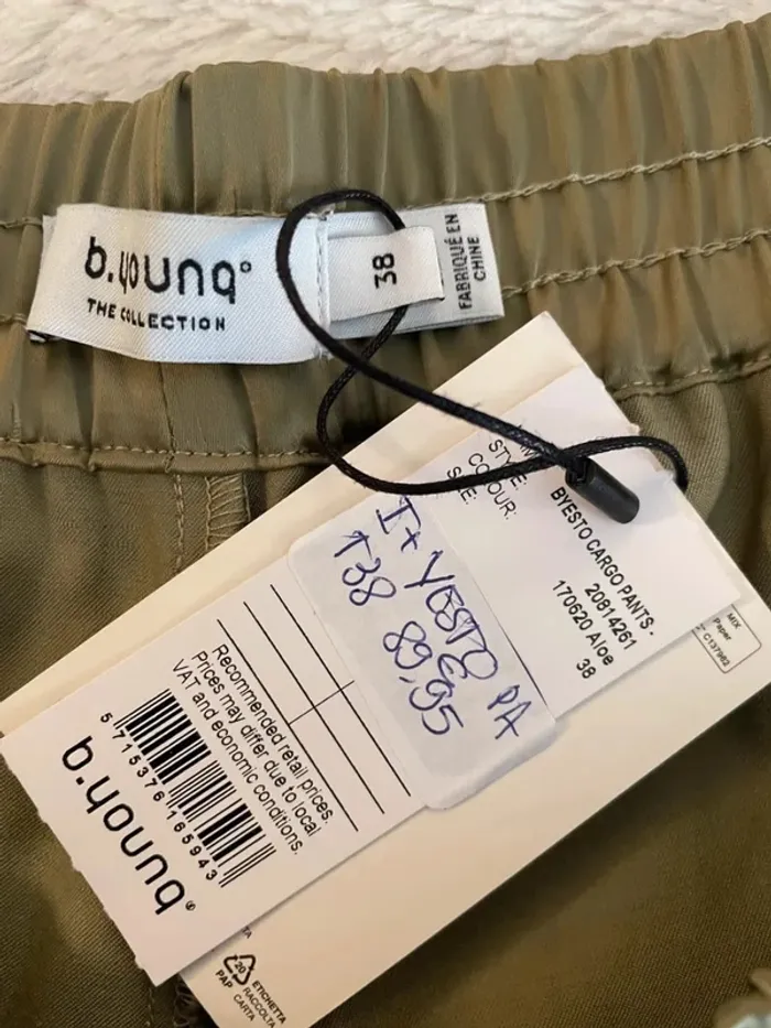 Superbe pantalon droit kaki fêtes - photo numéro 9