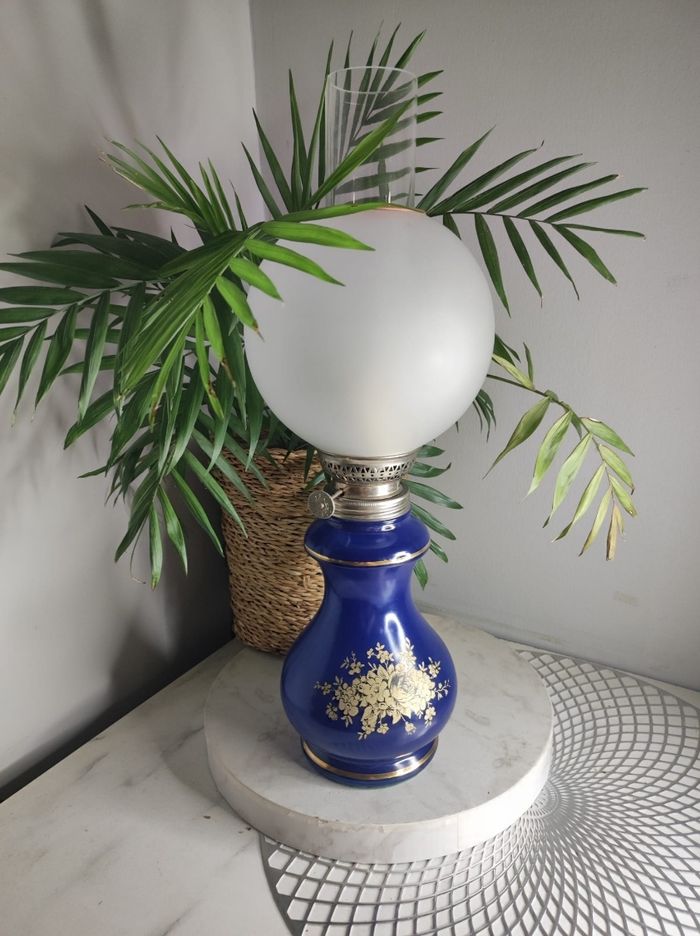 Lampe à pétrole d'époque
