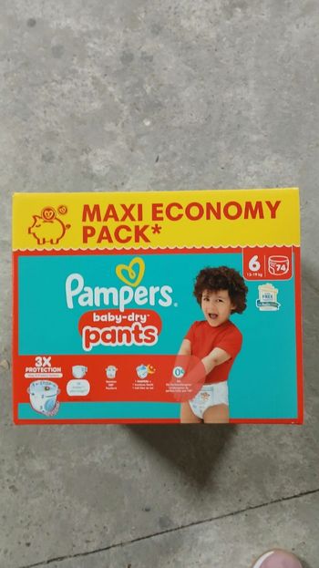 Carton de couches culotte taille 6 pampers