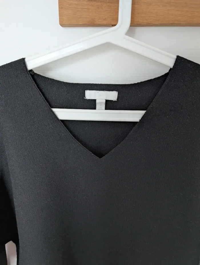 Pull noir - photo numéro 4