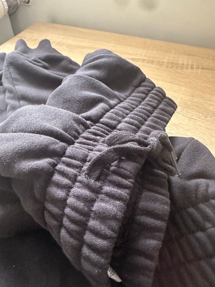 Survêtement noir - photo numéro 2