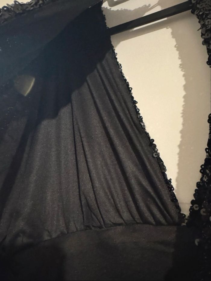 Robe de soirée noire à paillettes - photo numéro 6