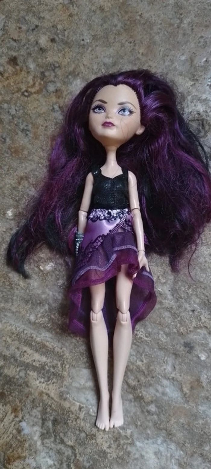 Poupée Ever After High Raven Queen