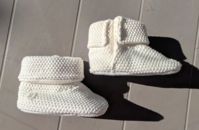 Chaussons en maille avec scratch TBE