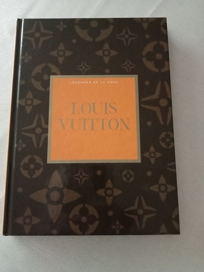 Lot 4 livres Légendes de la mode. - photo numéro 2