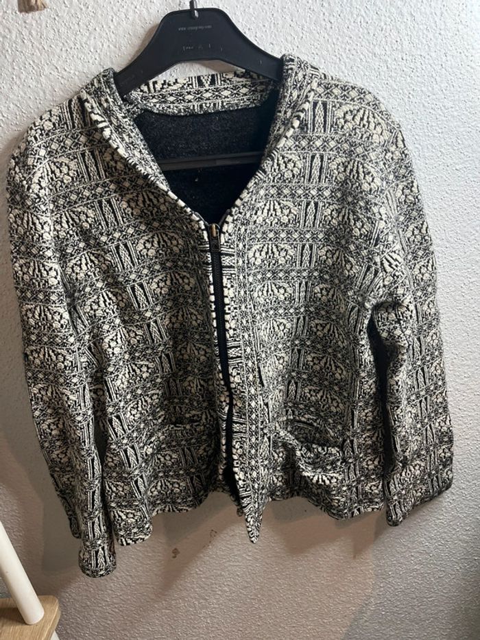 Veste noir et blanc