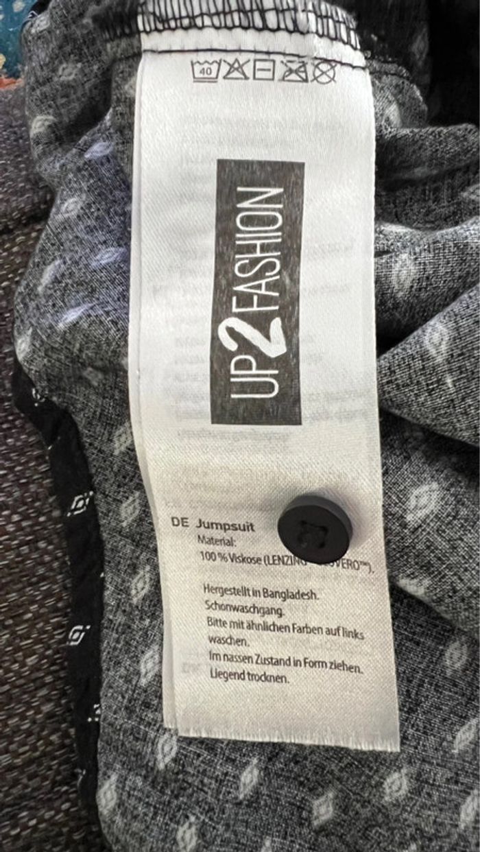 jolie combinaison pantalon couleur marine  en parfait état taille 38 100% viscose up2fashion - photo numéro 10