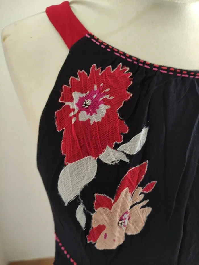 Robe noire et rouge derby - photo numéro 4