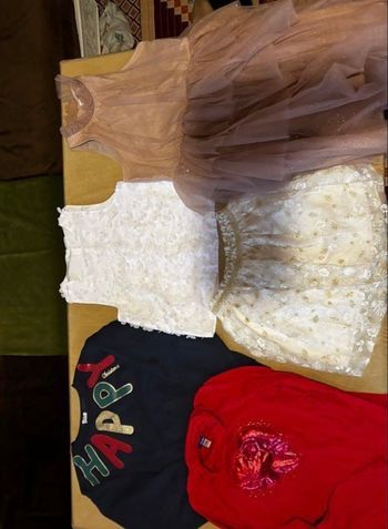 À vendre(plus pour enfant) . Vêtements , chaussures , vestes … ! À bas prix !