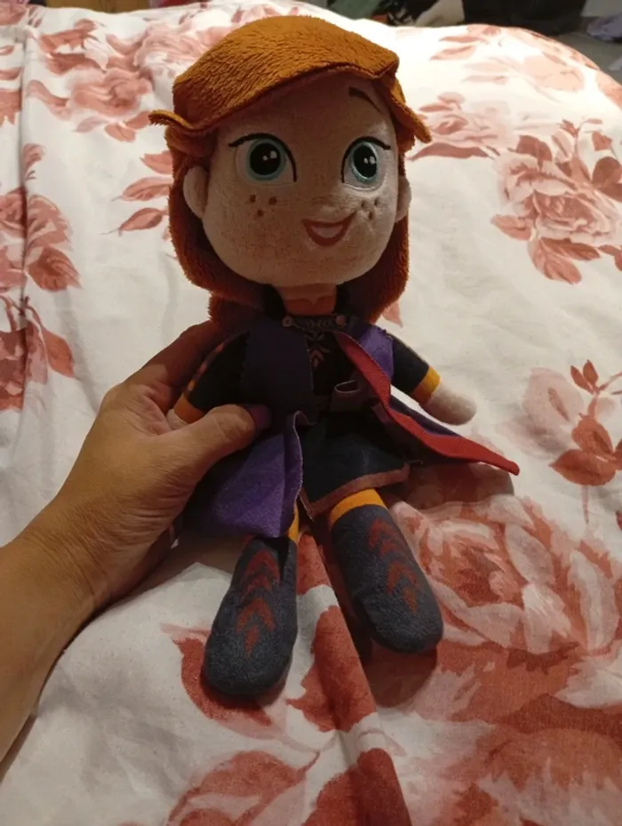 Peluche Anna reine des neiges