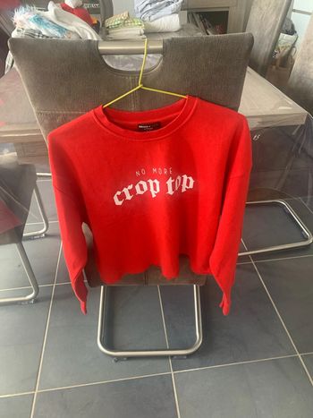 Pull rouge imprimé
