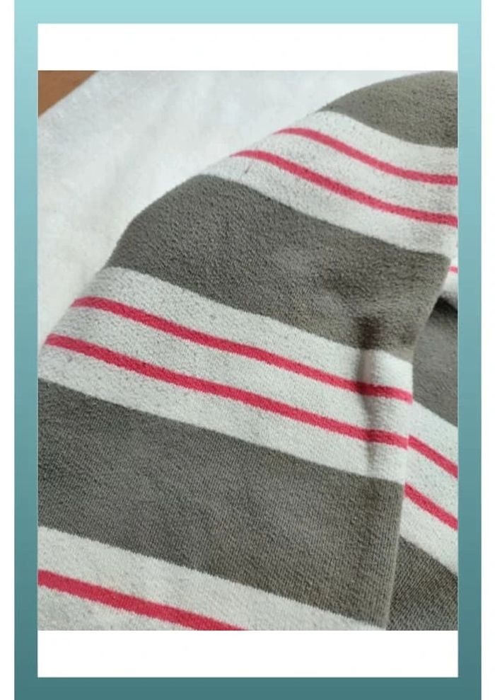 Pull zippé a capuche - photo numéro 4