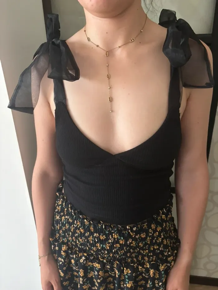 débardeur noir noeud en tulle aux épaules taille S zara - photo numéro 2