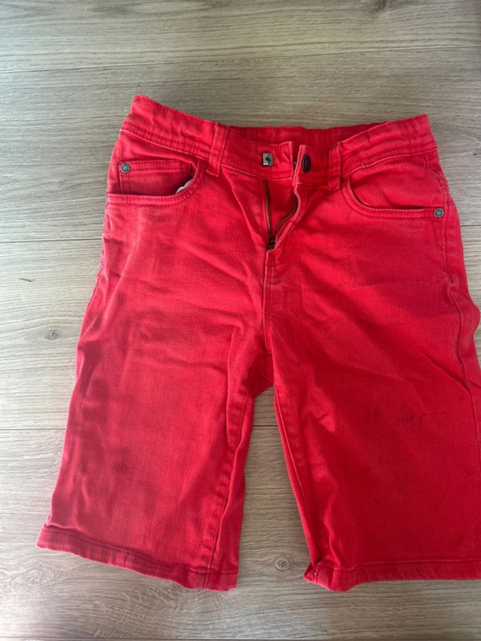 Short jeans rouge