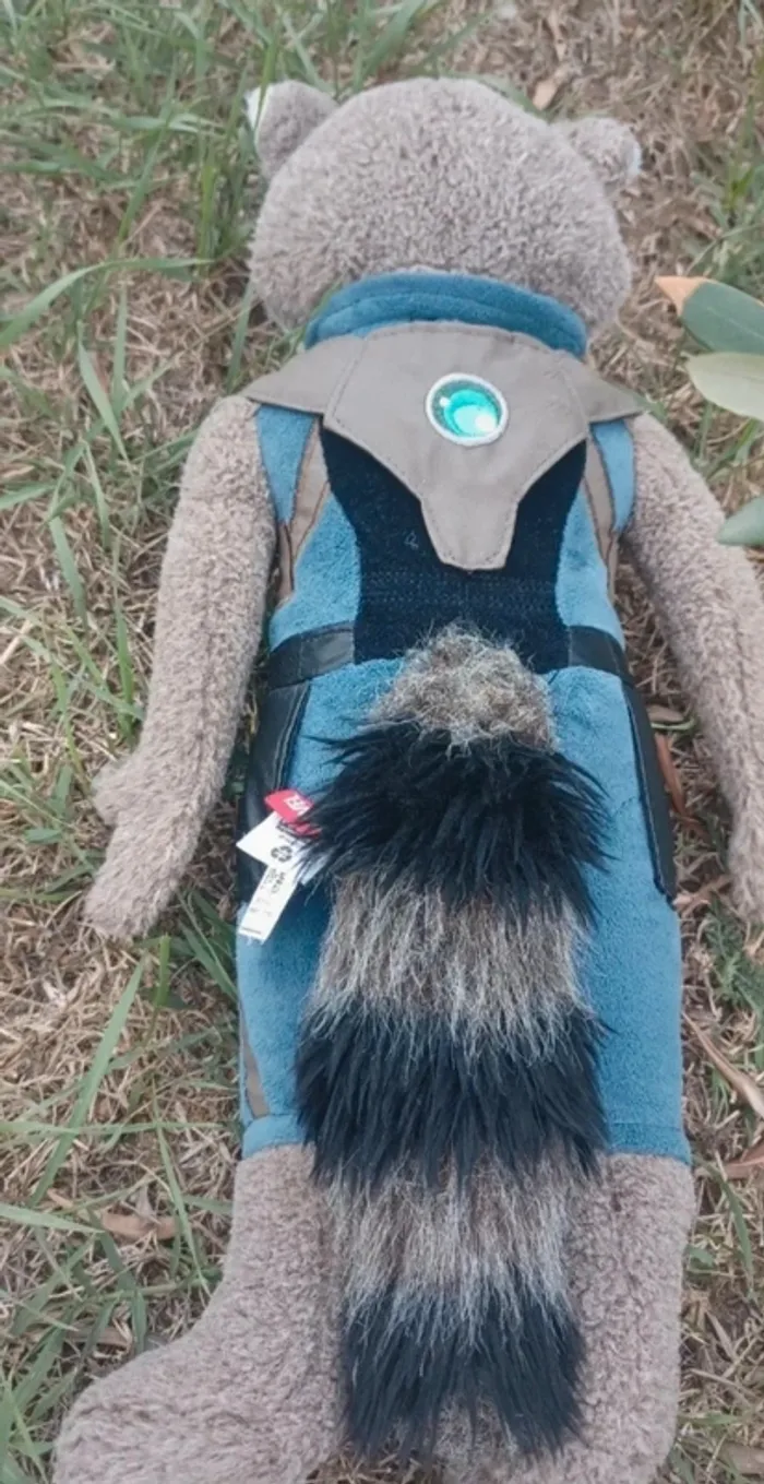 Grande peluche rocket marvel disneyland paris les gardiens de la galaxie - photo numéro 4