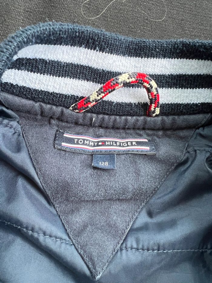 Blouson Tommy Hilfiger 8 ans - photo numéro 3