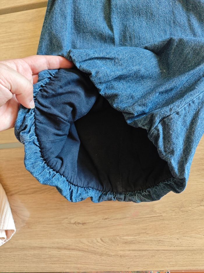 Robe en jean + gilet 24 mois bébé fille parfait état - photo numéro 6