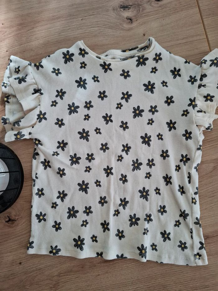 T-shirt fleuri Vertbaudet 110cm - photo numéro 2