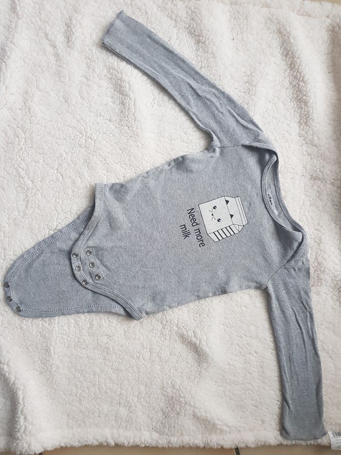 Bodies 18 mois, réglable. Gémo