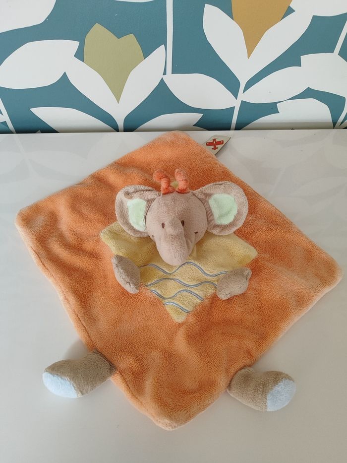 Doudou plat éléphant nicotoy