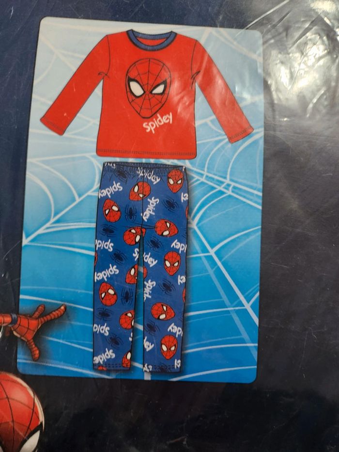 Pyjama spidey - photo numéro 5