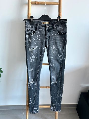 Jeans effet tâches