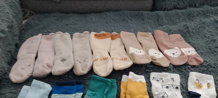 Lot de 19 paires de chaussettes diverses tailles - photo numéro 2