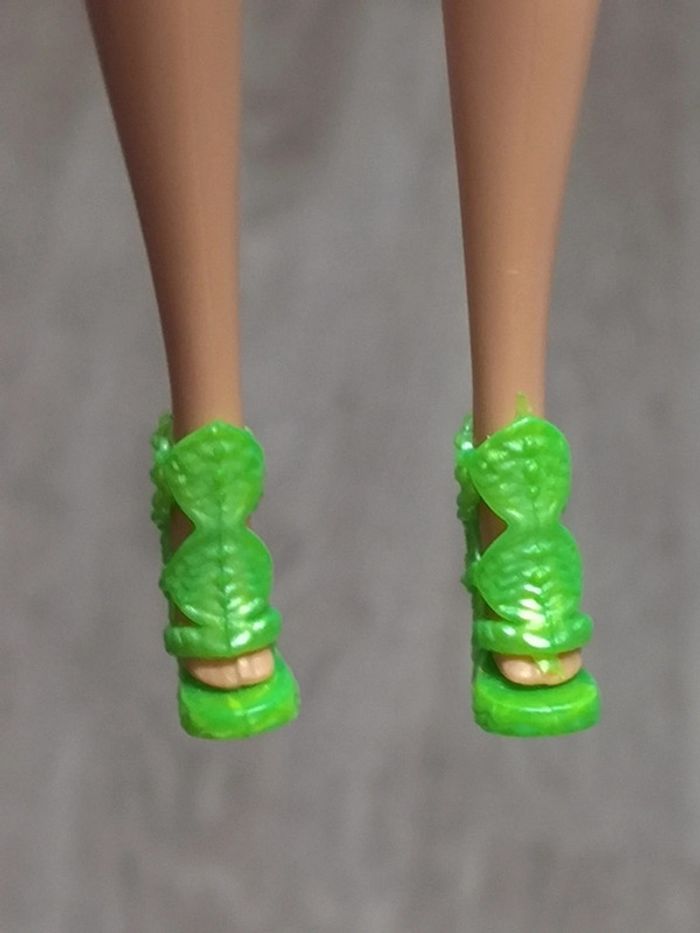 1 paire de chaussure à talons verts compatible barbie - photo numéro 2