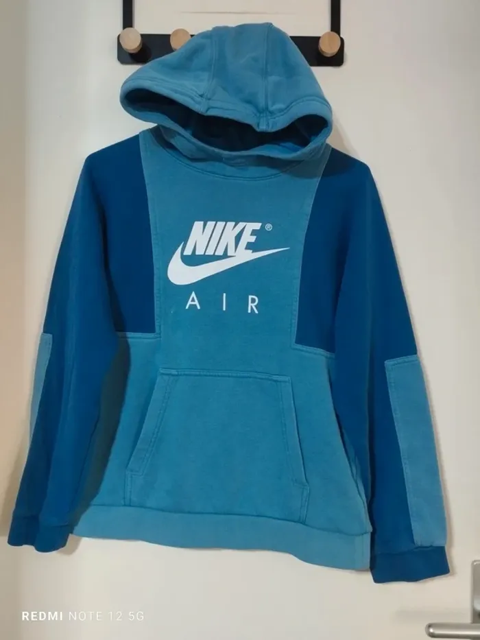 Sweat à capuche Nike taille 147/158 cm