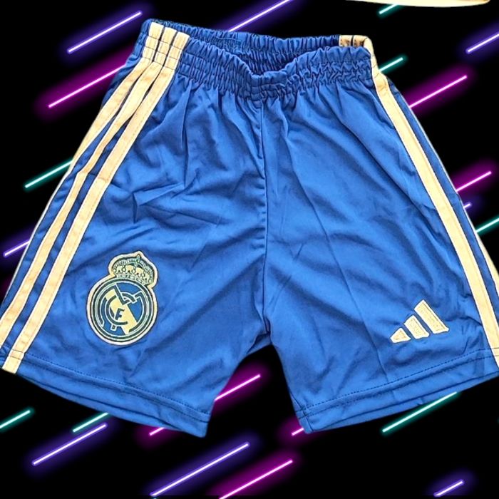 Ensemble maillot de foot short Adidas Real Madrid neuf taille 8 ans - photo numéro 3