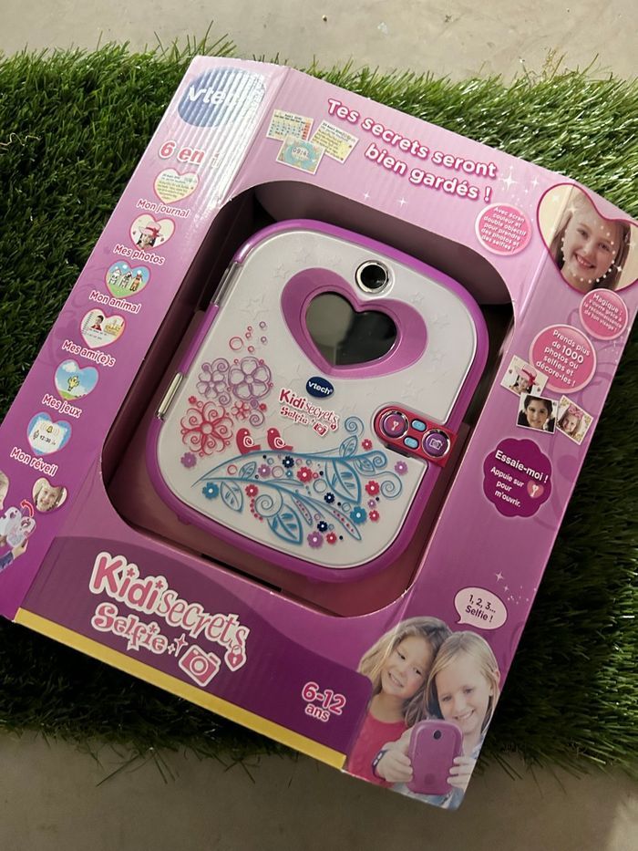 KIDI SECRET selfie rose