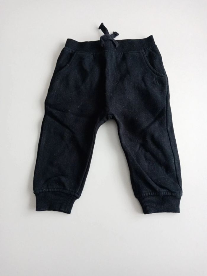 Jogging noir T 18-24 mois