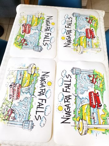 Lot de 4 sets de table  bon état