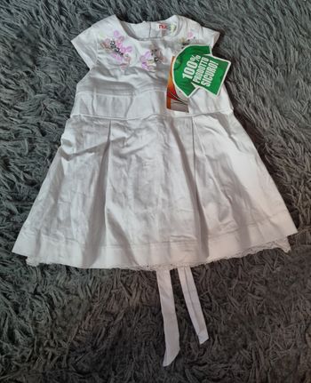 Robe blanche toute occasions 6mois