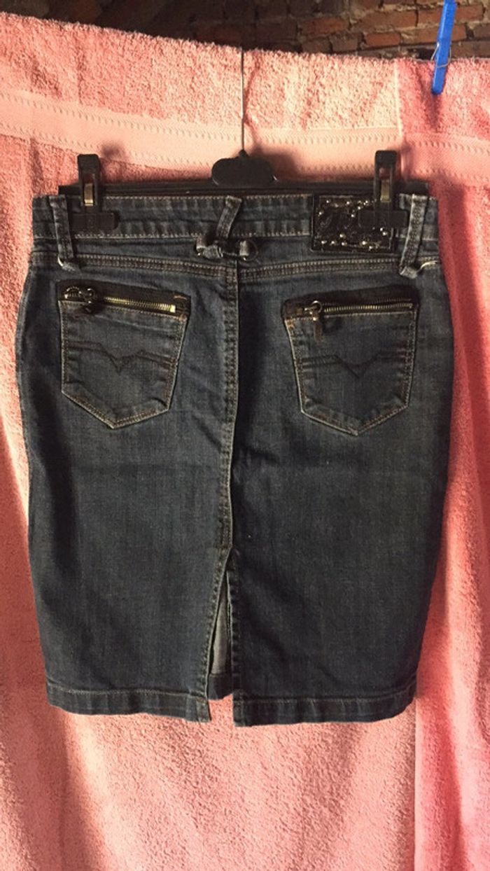 Jupe jeans fendue a l’arrière. - photo numéro 2