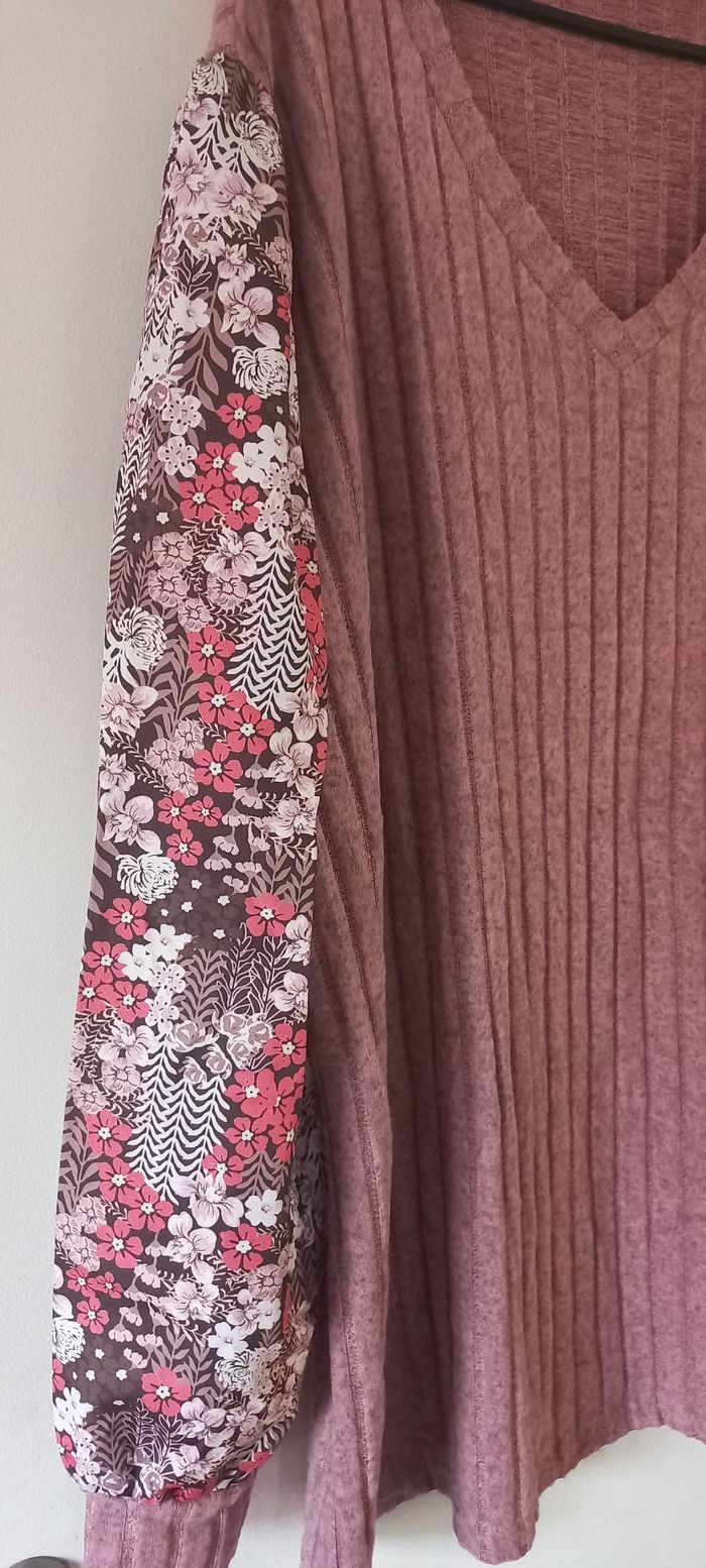 Pull couleur vieux rose manches fleuries - photo numéro 7