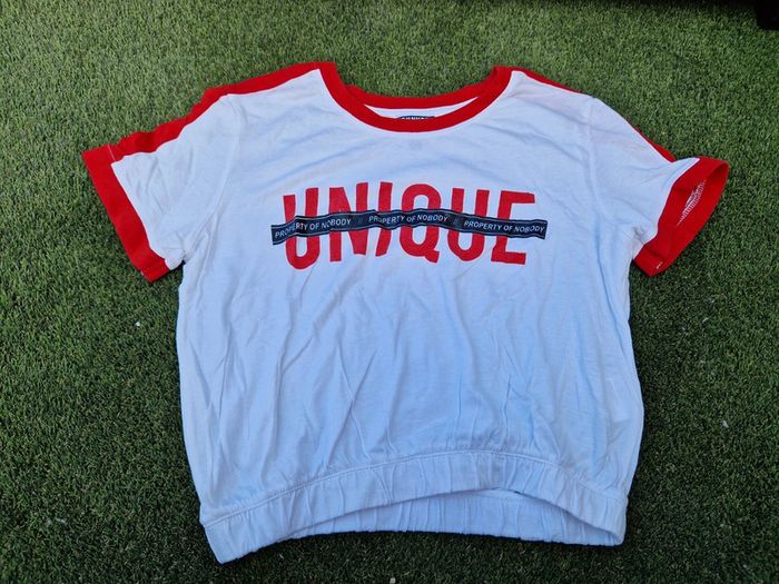 Tee shirt taille Xs 34 blanc et rouge jennyfer