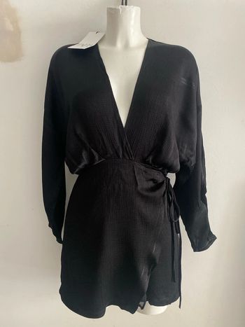 Robe satiné noir décolleté plongeant XS