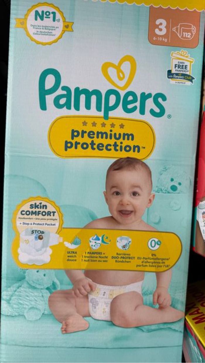 1 carton de couches Pampers taille 3