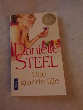 Livre Danielle Steel  Une grande fille
