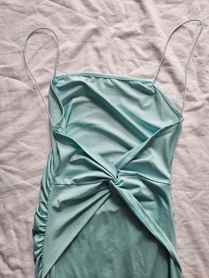 Robe dos nu - photo numéro 7