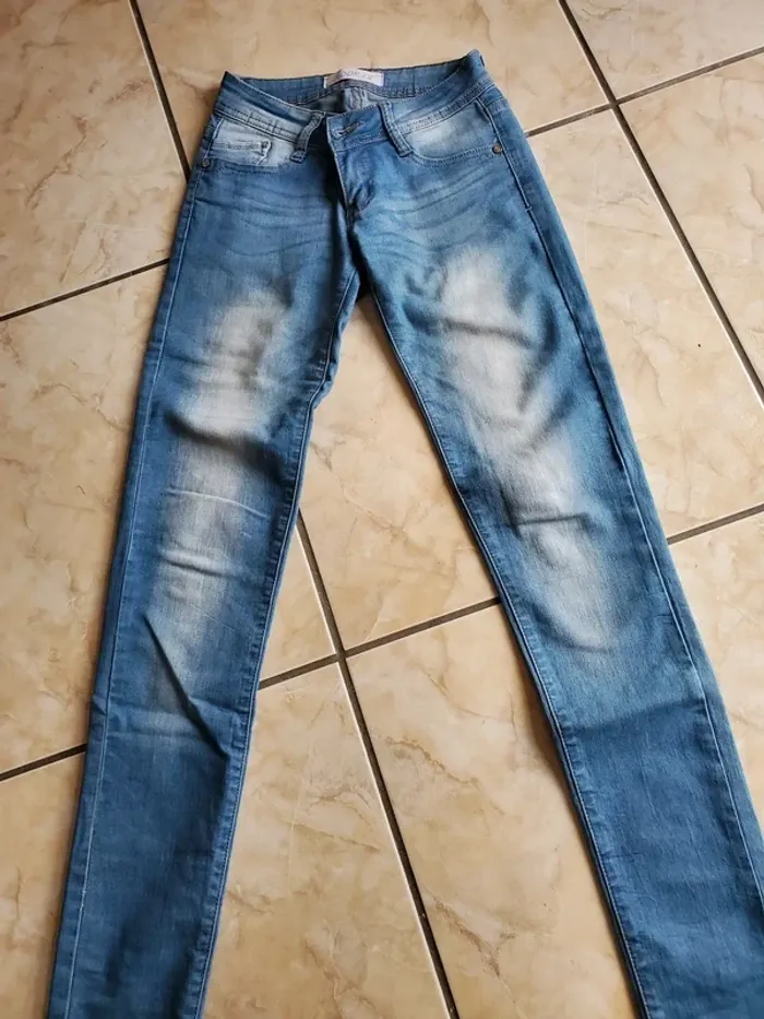 Jean taille 34 coupe droite - photo numéro 2