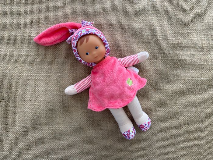 Poupée robe rose trèfle vert Corolle