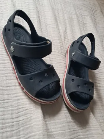 Crocs Kids’ Bayaband Sandal bleu marine 33/34